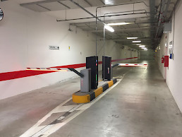 les voies d'accès au parking de la Piazza Ghiaia à Parme : elles sont équipées de systèmes Jupiter, par HUB Parking Technology